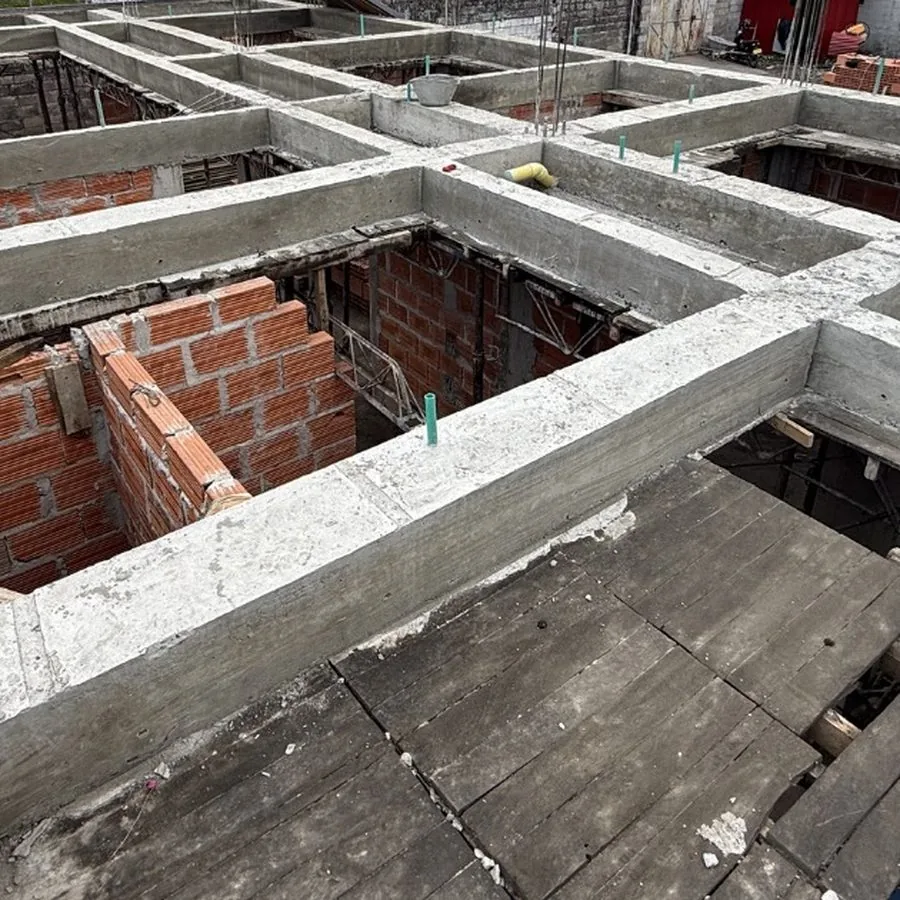 Vigas de segundo piso en obra Mariquita